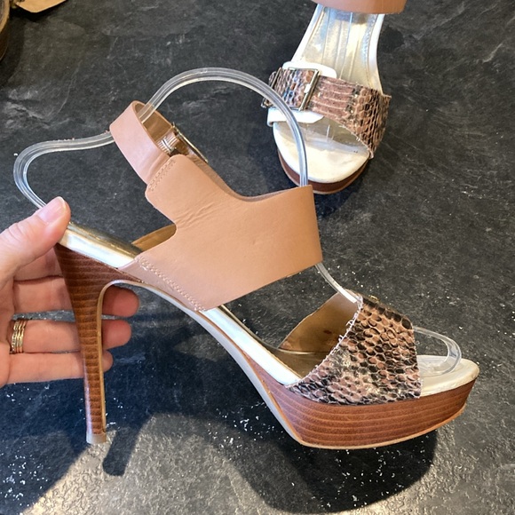 Women’s Marc Fisher Stacie tan brown leather stiletto heel sandals shoes size 9 - Picture 5 of 10